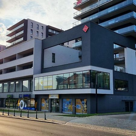 Q Apart Gold- Klimatyzowany 3 Pokojowy Apartament Przy Manufakturze Z Garazem Gratis, Fv วูดช์ ภายนอก รูปภาพ