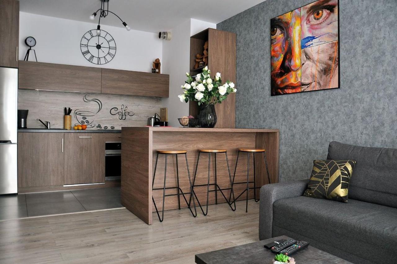 Q Apart Gold- Klimatyzowany 3 Pokojowy Apartament Przy Manufakturze Z Garazem Gratis, Fv วูดช์ ภายนอก รูปภาพ