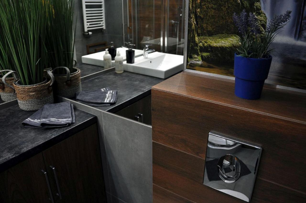 Q Apart Gold- Klimatyzowany 3 Pokojowy Apartament Przy Manufakturze Z Garazem Gratis, Fv วูดช์ ภายนอก รูปภาพ