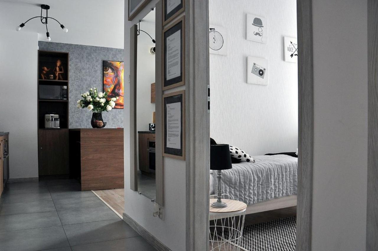 Q Apart Gold- Klimatyzowany 3 Pokojowy Apartament Przy Manufakturze Z Garazem Gratis, Fv วูดช์ ภายนอก รูปภาพ