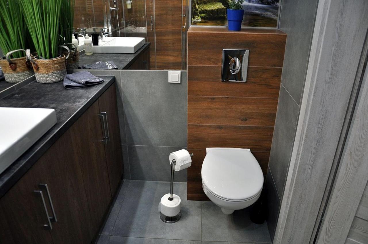 Q Apart Gold- Klimatyzowany 3 Pokojowy Apartament Przy Manufakturze Z Garazem Gratis, Fv วูดช์ ภายนอก รูปภาพ